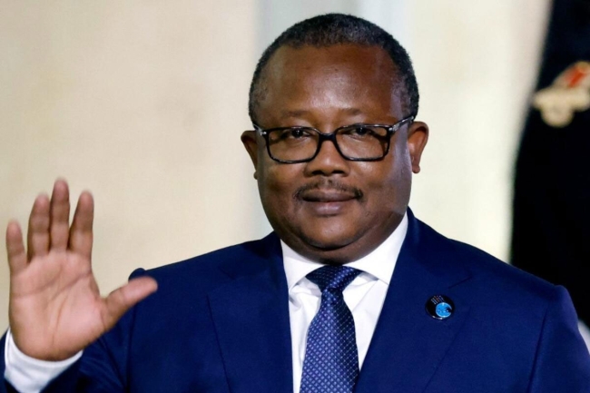 السنغال: رئيس غينيا بيساو يصل إلى البلاد بعد تدخل زعماء إقليميين