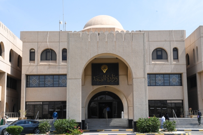 «الصحة» تنجح في إزالة المطالبات المالية البريطانية المتراكمة لعلاج المواطنين بالخارج