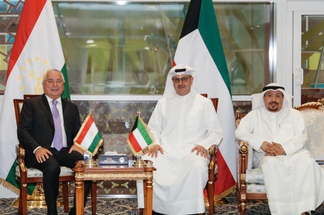 المخيزيم يبحث مع سفيري طاجيكستان وأرمينيا تعزيز التعاون الثنائي