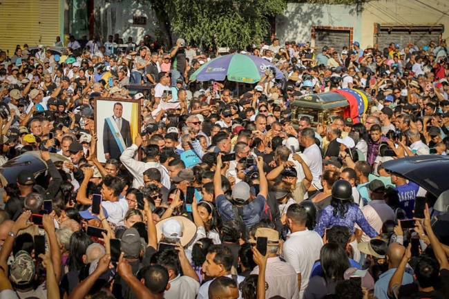 البيت الأبيض: على مادورو الشعور بالخوف