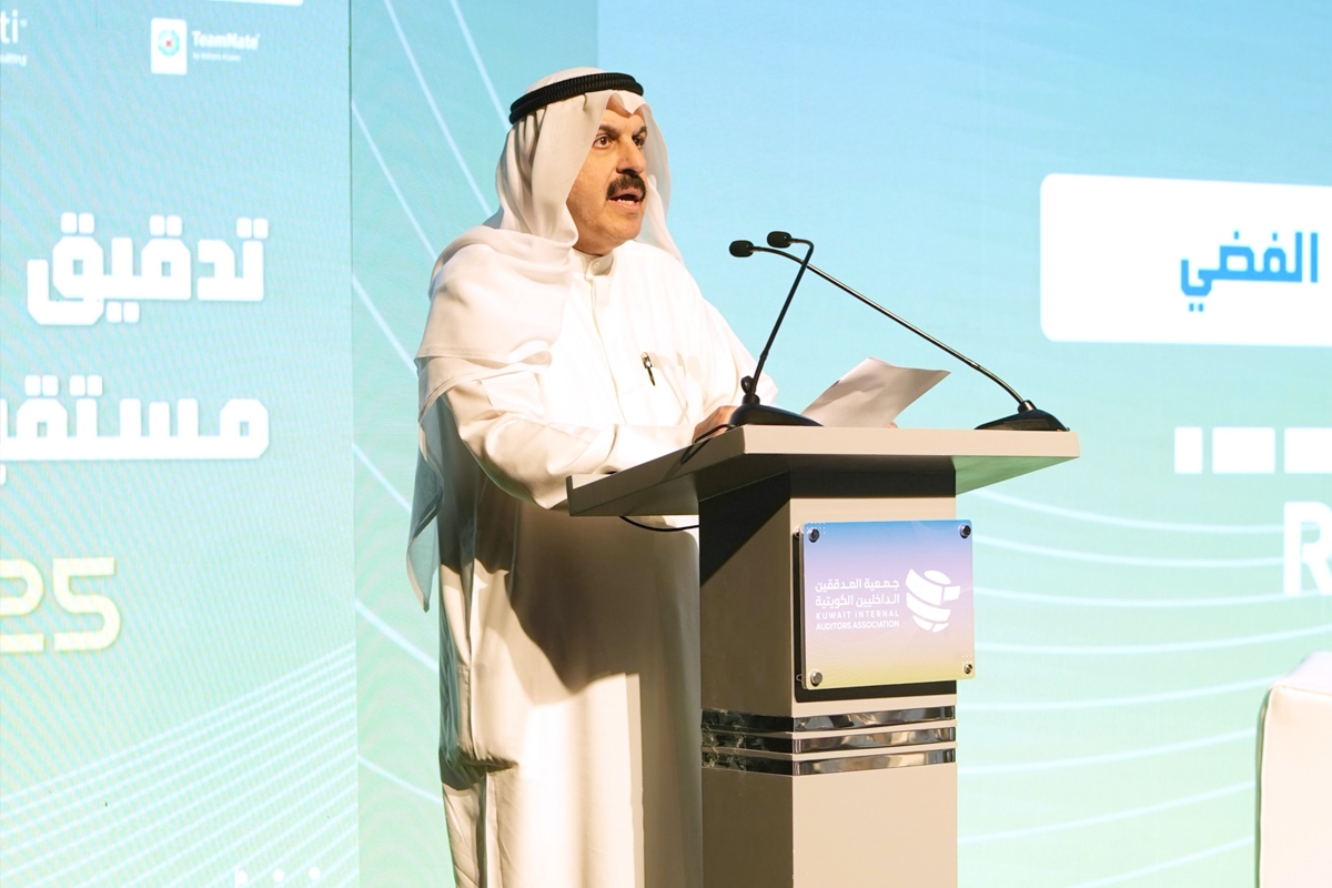 يعقوب الرفاعي متحدثاً في المؤتمر