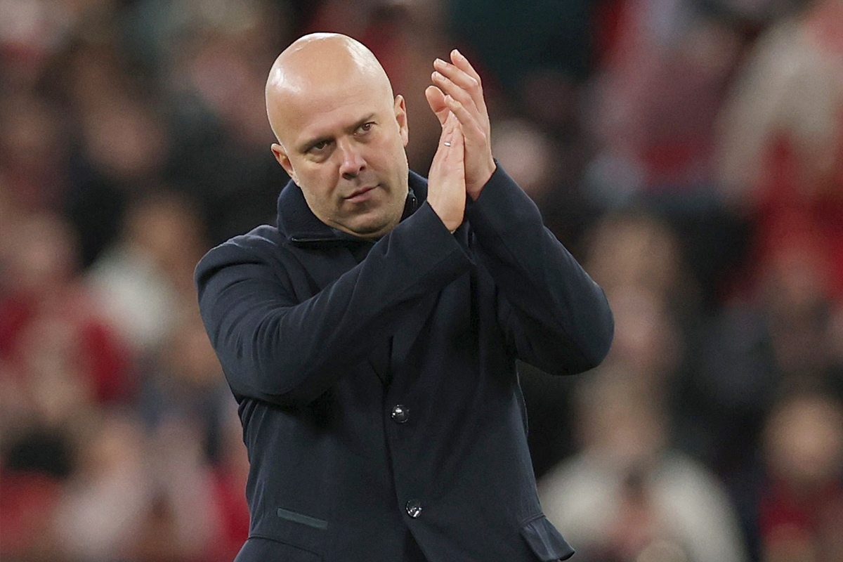 سلوت: لا مشكلة مع صلاح «تستدعي الحل» 