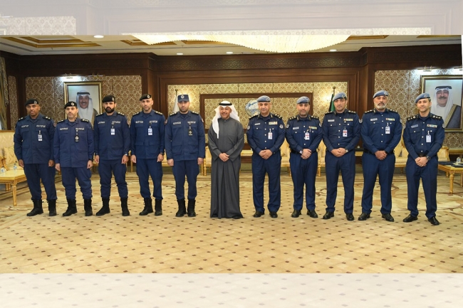 الناصر يكرّم قيادات «الإطفاء» و«الأشغال» تقديراً لجهودهم