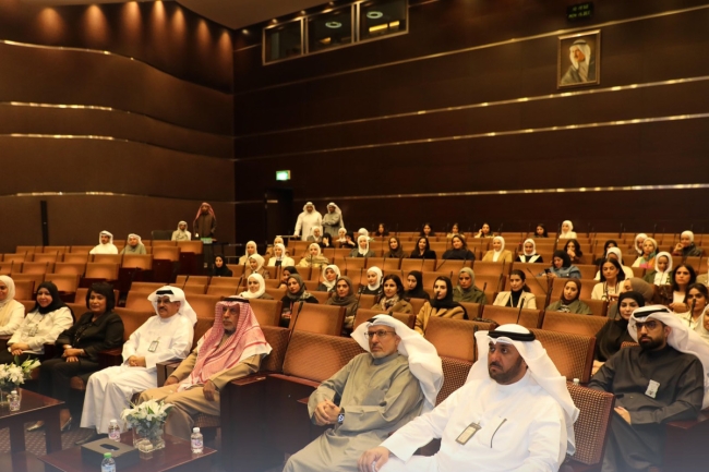 «اللبس اللائق والمهنية بالعمل» في «المحاسبة»