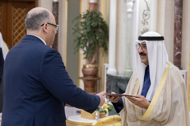 سمو أمير البلاد يتسلم أوراق اعتماد عدد من السفراء لدى البلاد