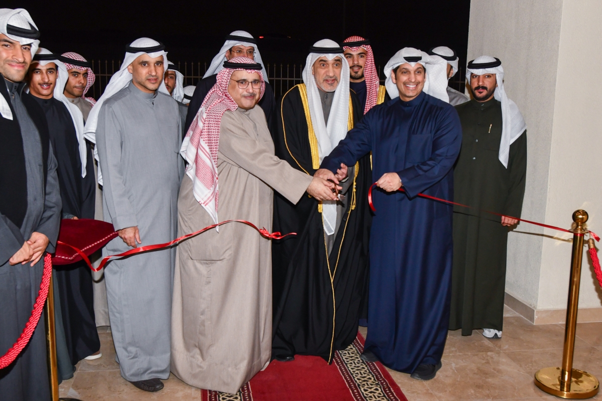 اليوسف يفتتح استاد نايف الدبوس ومجمع صالات الألعاب الجماعية بنادي الفحيحيل 