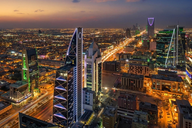 السعودية ترحب بقرار الولايات المتحدة إلغاء العقوبات المفروضة على سورية