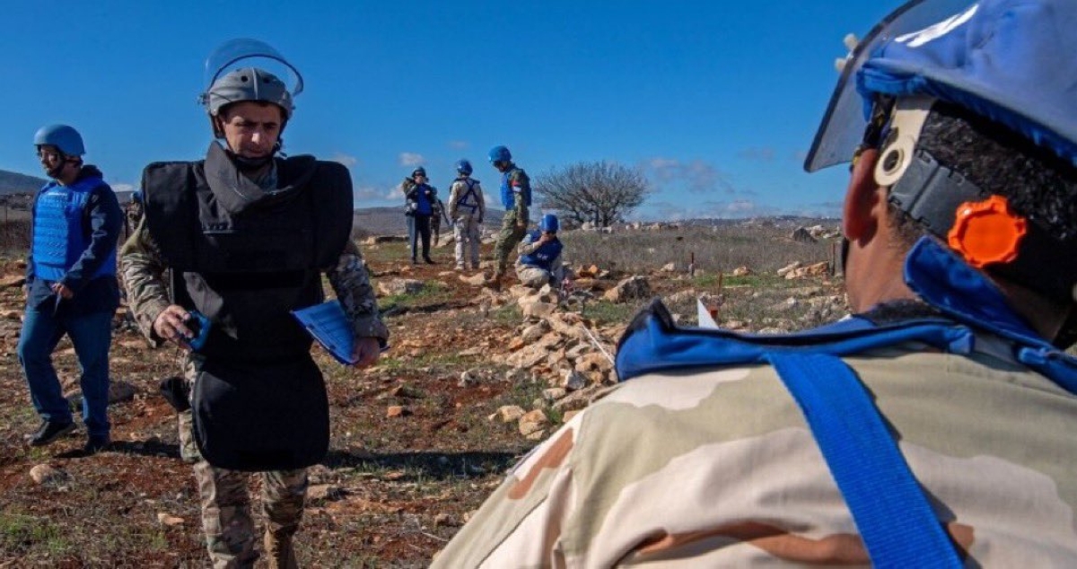 اليونيفيل تسلم الجيش اللبناني حقل ألغام بعد تطهيره قرب الخط الأزرق 