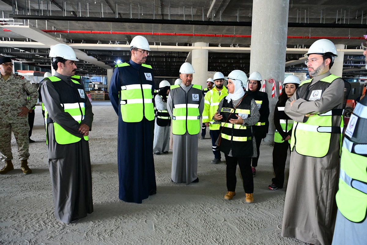 جولة ميدانية لمحافظ الفروانية ووزير الدفاع في مشروع مبنى الركاب الجديد «T2» 