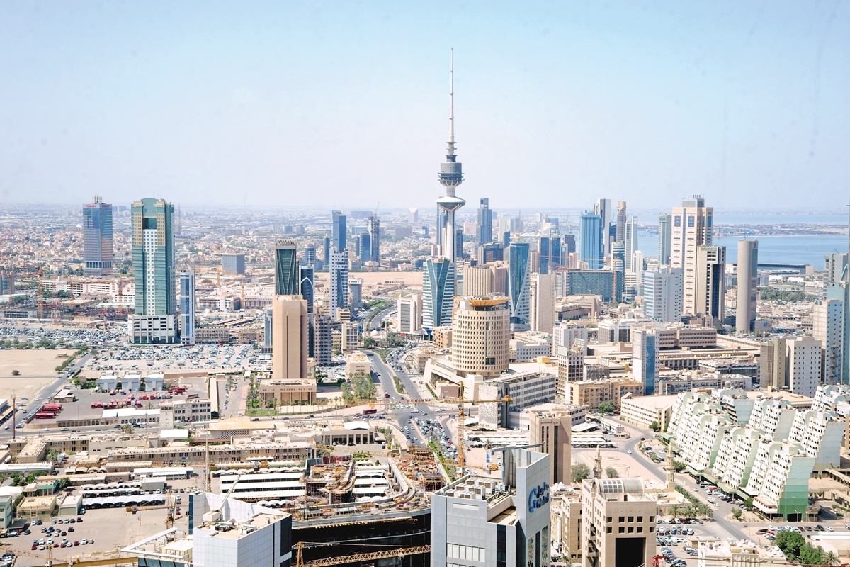 اقتصاديون لـ «الجريدة»: رسوم الضمان الصحي... عبء جديد يضغط على الصناعة والقطاع الخاص 