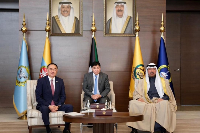 وزير الدفاع‬ يستقبل سفير منغوليا