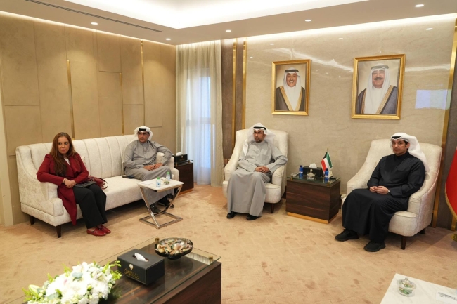 وزير الإعلام يبحث ومسؤولي منصة «51» التوجه العام لتطويرها