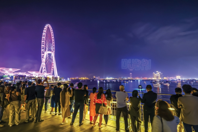 مهرجان دبي للتسوق وجهتك المثالية لشتاء مليء بالتجارب. من التسوق والحفلات الموسيقية إلى المغامرات العائلية يحوِّل المهرجان عطلة دبي إلى تجربة استثنائية بكل المقاييس 