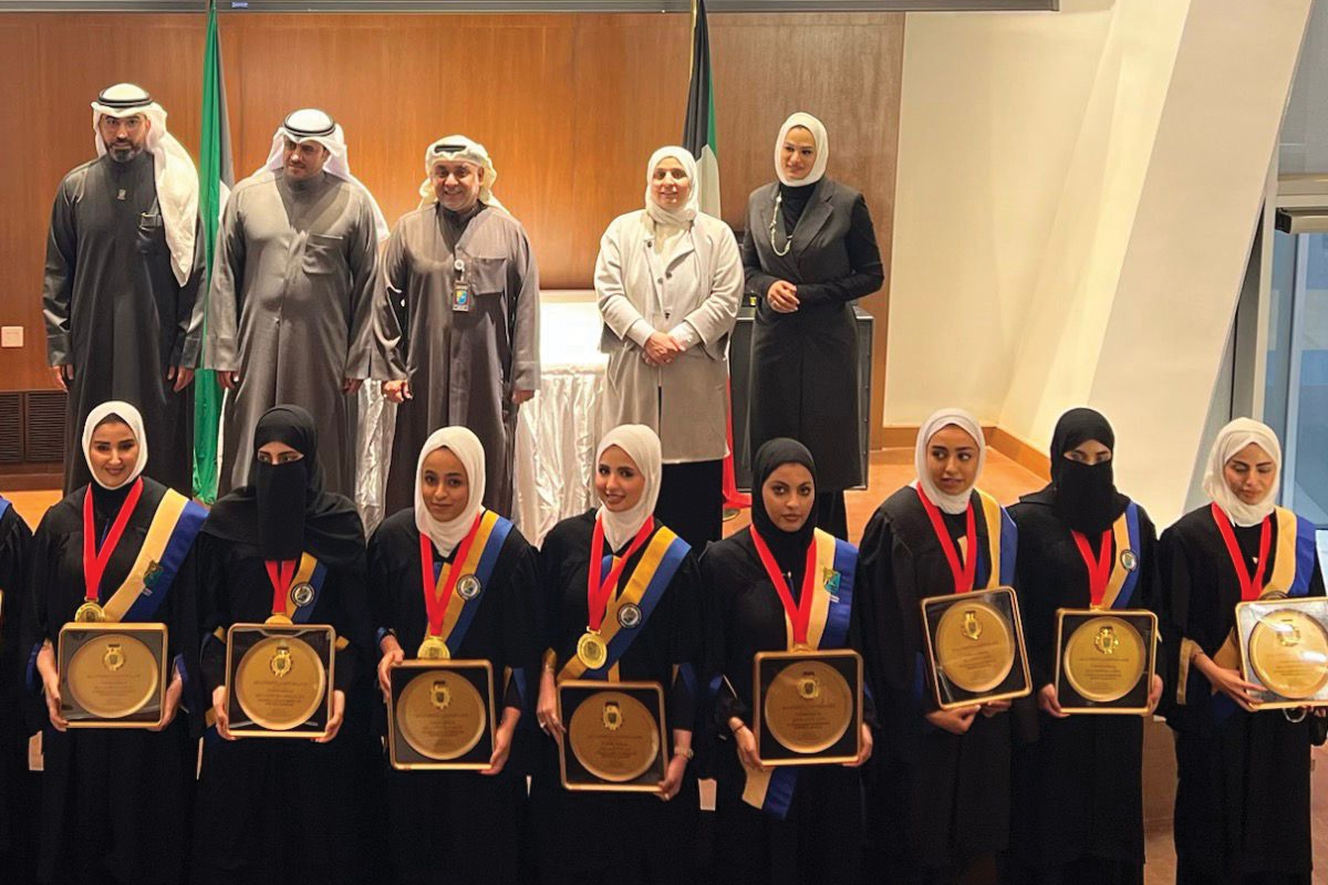 «التربية العملية» يكرِّم المتميزات في تخصص الرياضيات 