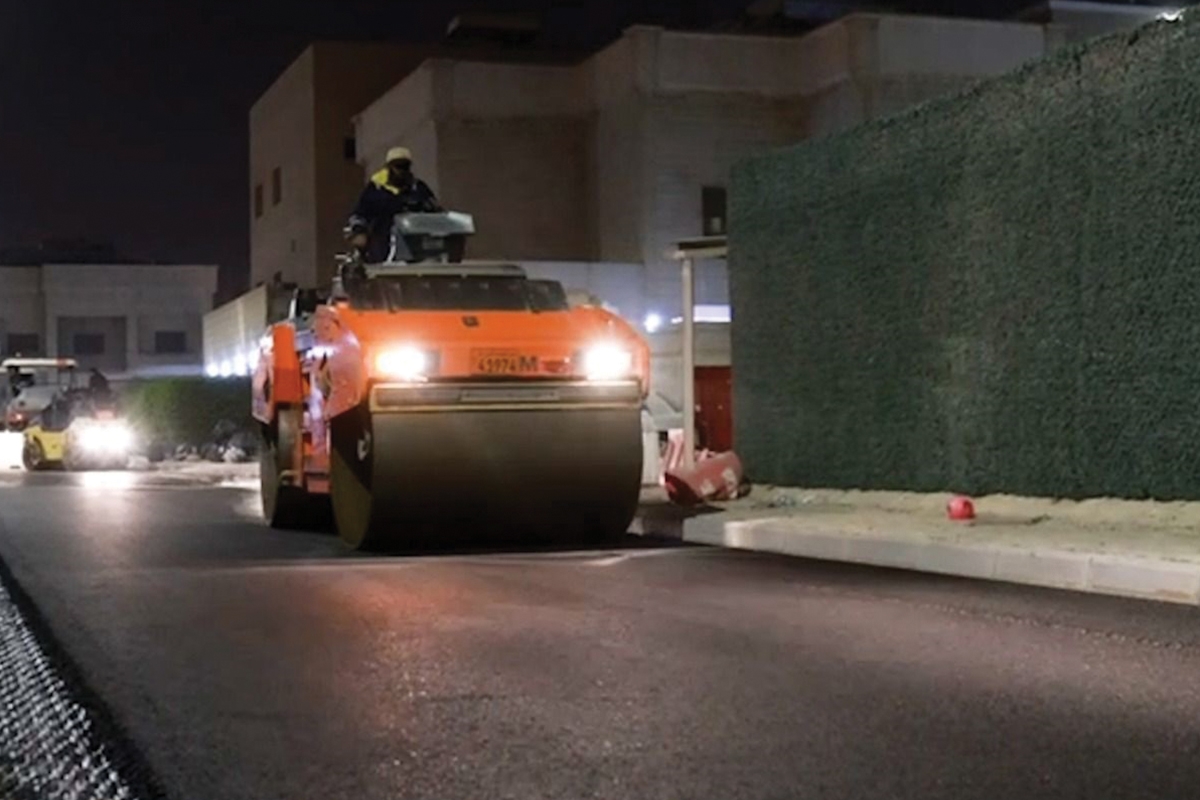 خلطة «الأشغال» الأسفلتية تثبت كفاءتها خلال الأمطار 