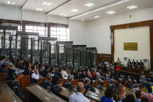 محكمة مصرية تقضي بالسجن المشدد 15 عاماً على «شاعر الإخوان»