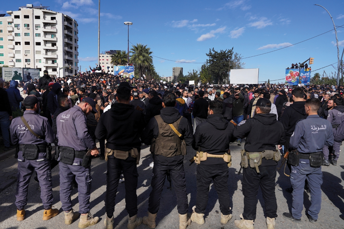 سورية: تظاهرات علوية بالساحل... وفلول الأسد تهاجم الأمن والمدنيين 