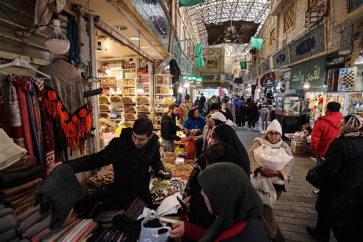 إغلاق متاجر في طهران احتجاجا على الأوضاع الاقتصادية 