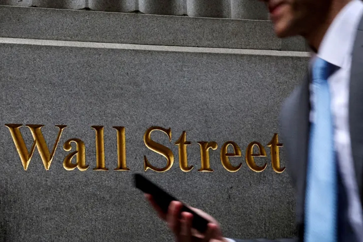 توقعات متفائلة لـ «وول ستريت» في 2026 