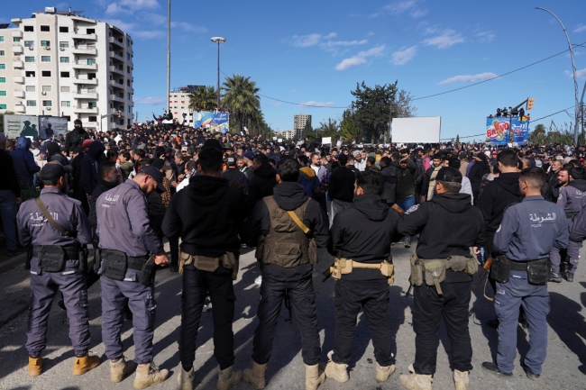 سورية: تظاهرات علوية بالساحل... وفلول الأسد تهاجم الأمن والمدنيين