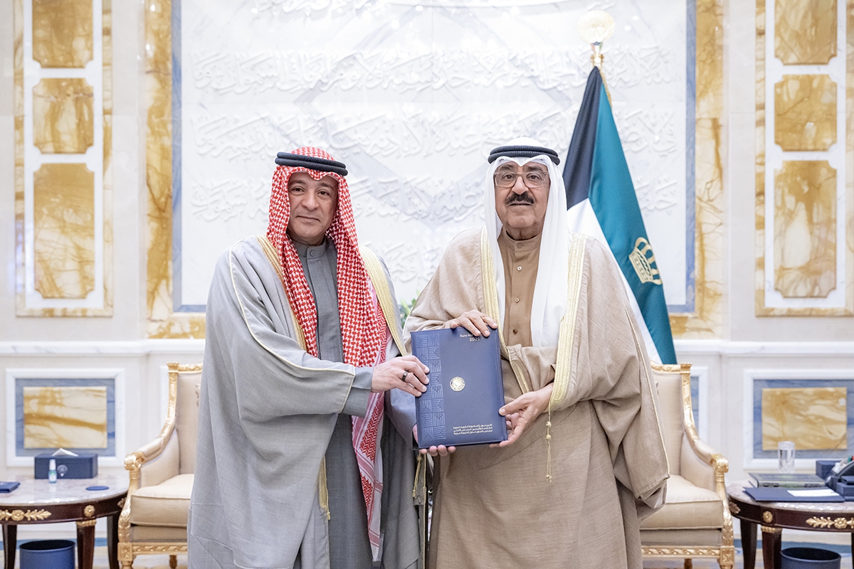 الأمير يتسلم تقريراً حول رئاسة الكويت لدورة «الخليجي» 