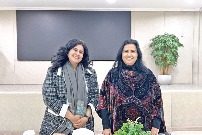 العنود الصباح: الحراك الثقافي يتقبل الآخر خلال جلسة حوارية بعنوان «الإنسان بين الحضارة والهوية» 