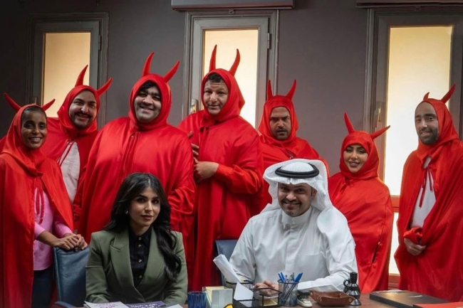 محمد الدوسري: أودِّع 2025 مع «عيال إبليس». المسرحية حققت نجاحاً غير مسبوق بالمسرح الكويتي بـ 250 عرضاً مكتمل العدد 