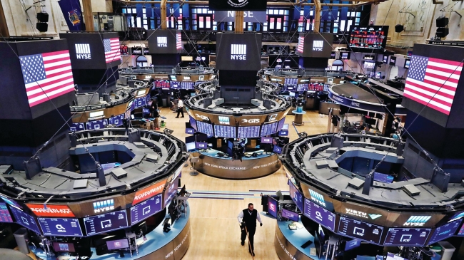 الأسهم الأميركية تفقد مكاسبها 