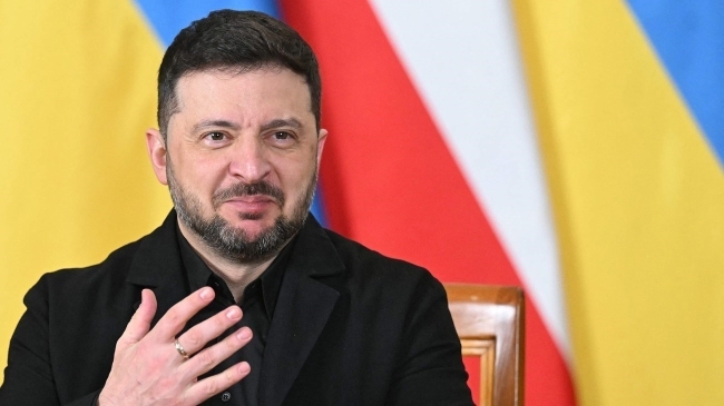 زيلينسكي يبدي عزمه تغيير وزير الدفاع الأوكراني