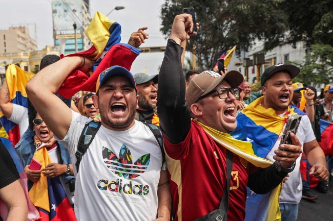 الصين وفرنسا تنددان بالعملية العسكرية الأميركية في فنزويلا. بكين: انتهاك خطير للقانون الدولي وتهديد للسلام والأمن في أمريكا اللاتينية والبحر الكاريبي. باريس: لا يمكن فرض حل سياسي من الخارج.. الشعوب ذات السيادة هي من تقرر مستقبلها 