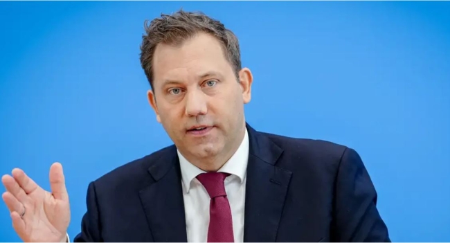 نائب المستشار الألماني يدعو الولايات المتحدة إلى احترام القانون الدولي