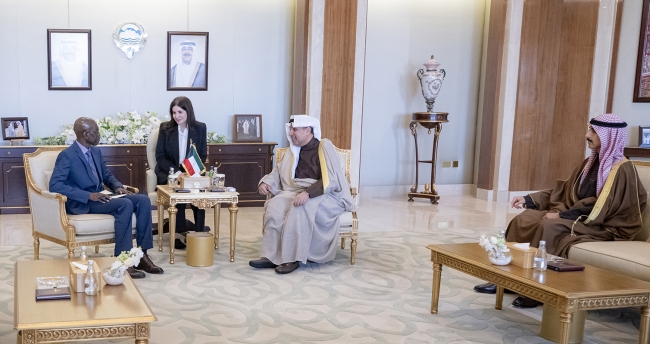 وزير الديوان الأميري ورئيس ديوان ولي العهد يستقبلان سفيري السنغال وجيبوتي