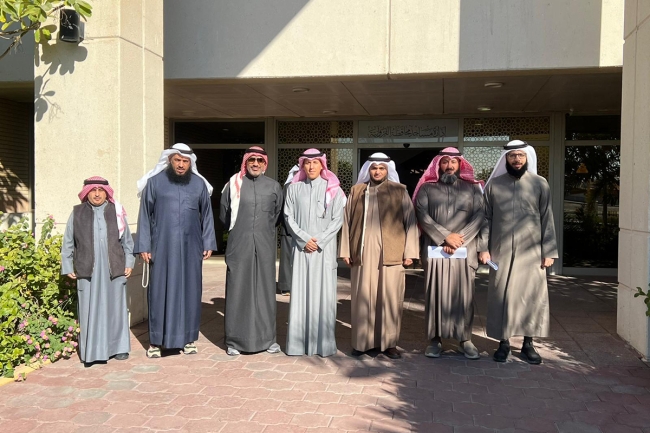 وزير «الأوقاف» يطلع على سير الأعمال الخدمية في إدارة مساجد الفروانية