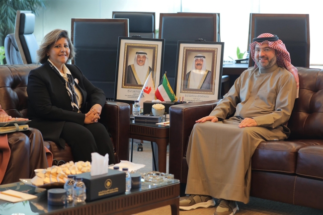 رئيس الطيران المدني يستقبل مساعد وزير الخارجية لشؤون حقوق الإنسان