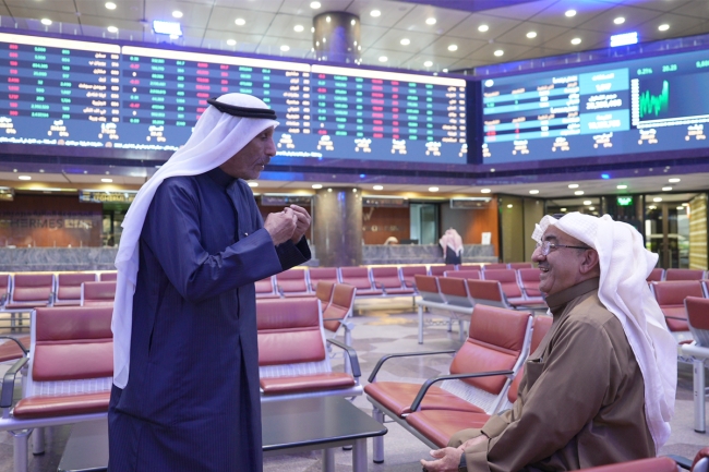 417.7 مليون دينار خسائر البورصة في أسبوع. «الرئيسي» يقود تراجع المؤشرات بـ 1.74%... ونمو السيولة المتداولة 56.9% إلى 372.3 مليوناً 