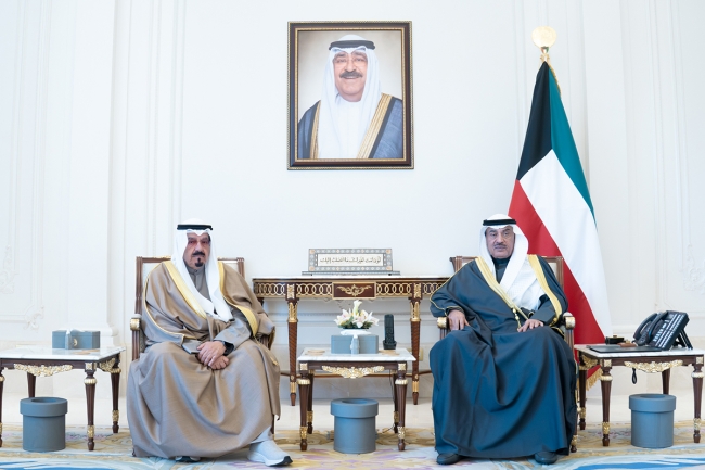 سمو ولي العهد يستقبل رئيس الوزراء