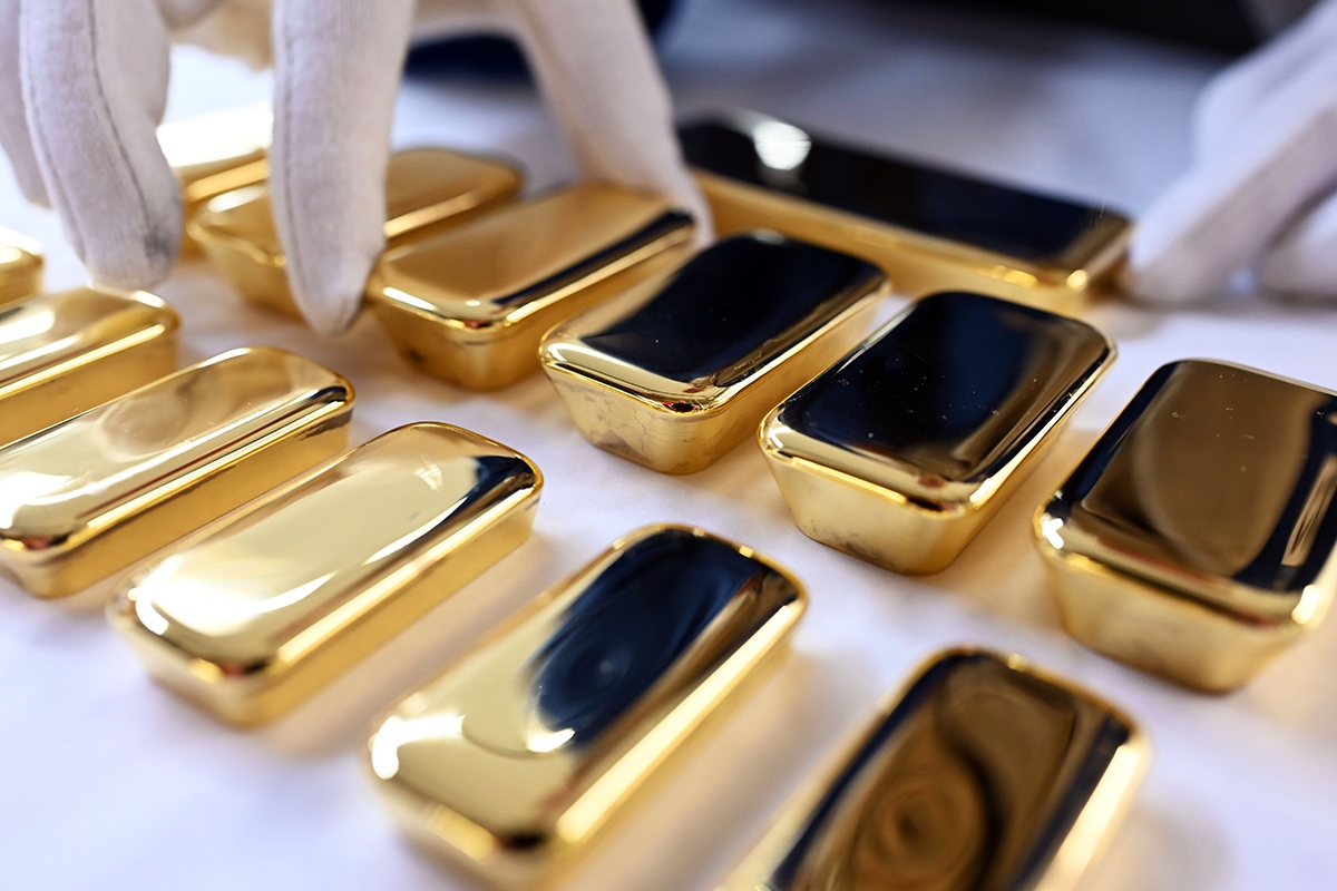 أوقية الذهب تتجاوز 4600 دولار.. للمرة الأولى 