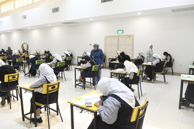 غياب 1381 وحرمان 35 طالباً في اختباري الفيزياء والفلسفة