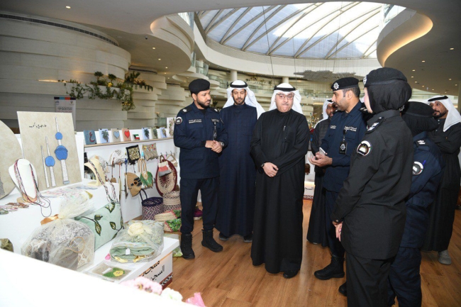 وكيل «الشؤون الإسلامية»: نحرص على الاهتمام بنزلاء المؤسسات الاصلاحية وتأهيلهم. افتتاح معرض «حرفتي بيدي-5» لعرض منتجات المشغولات اليدوية والفنية للنزلاء. السويلم: المبادرة تسهم في استغلال طاقات النزلاء وتنمية قدراتهم ودمجهم في المجتمع 