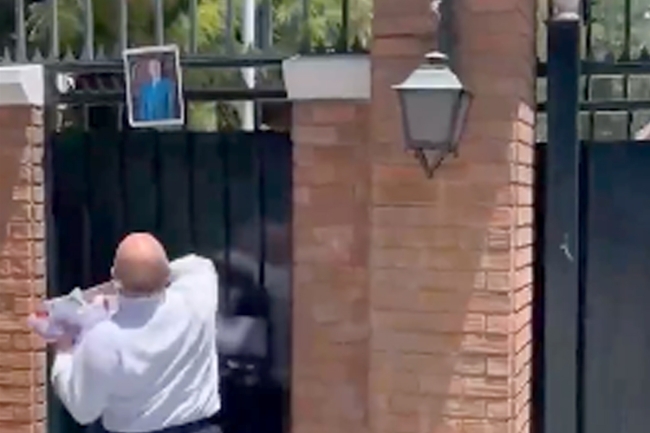 صور بهلوي تستفز سفير إيران في تشيلي