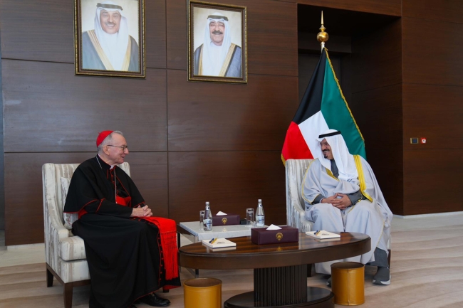 رئيس الوزراء يستقبل أمين سر دولة الفاتيكان