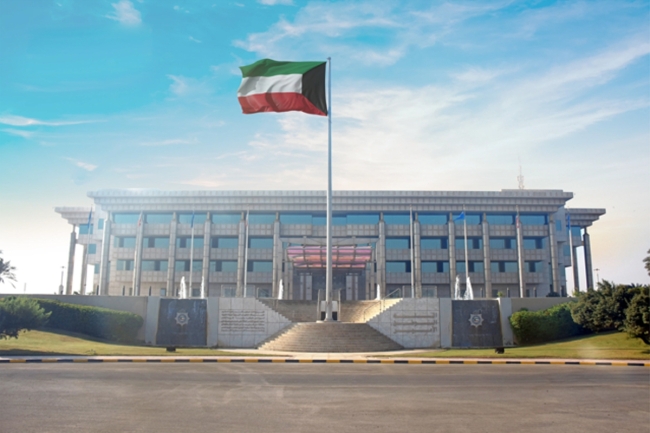 ضبط 12 مقيماً عربياً وآسيوياً يديرون مصنعاً مخالفاً لإنتاج مواد غذائية للأطفال