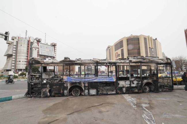 ترامب يخفف لهجته ضد إيران ومسعى خليجي لمنحها فرصة