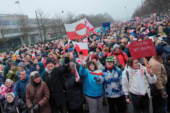 الدنماركيون يتظاهرون ضد «ضم غرينلاند»