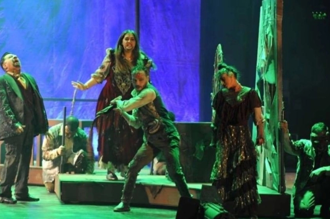 حسن إبراهيم: شغوف بالعملية الفنية وأجد نفسي في الإخراج والتمثيل 