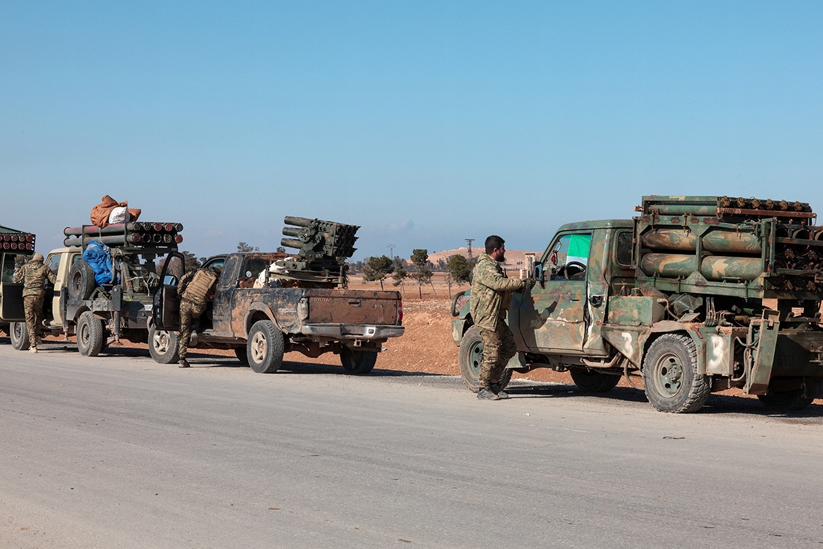 الجيش السوري ينتشر في مناطق سيطرة الأكراد بدير الزور 