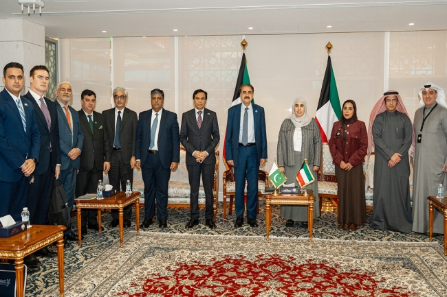 وكيلة المالية تبحث ووفد باكستاني سبل تعزيز وتطوير التعاون الاقتصادي والاستثماري 