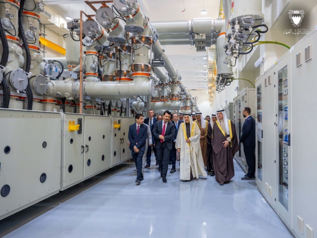 البحرين تدشن أكبر محطة لنقل الكهرباء بجهد 400 كيلوفولت