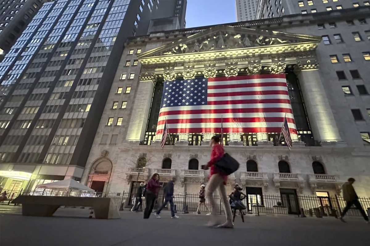 رغم التحذيرات من «الصراصير» صناديق الائتمان الخاص تجمع المليارات 