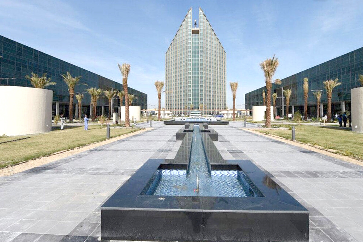 «التطبيقي» تدعو طلبة مكافأة «النادر» لمراجعتها 